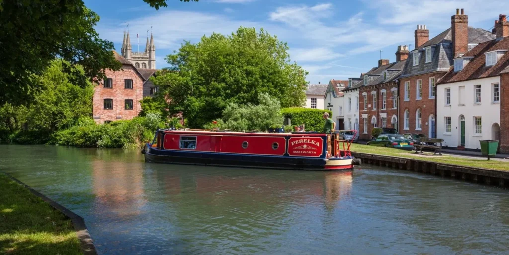 Narrowboat on the Kennet and Avon Canal in Berkshire — Primokleen professional carpet cleaning Berkshire
